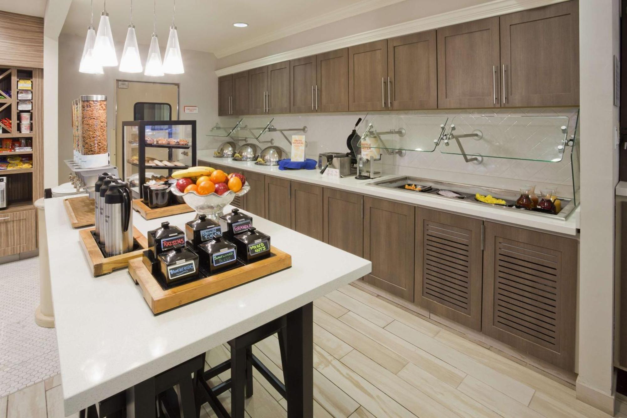 Hilton Garden Inn Minneapolis Ийгън Екстериор снимка