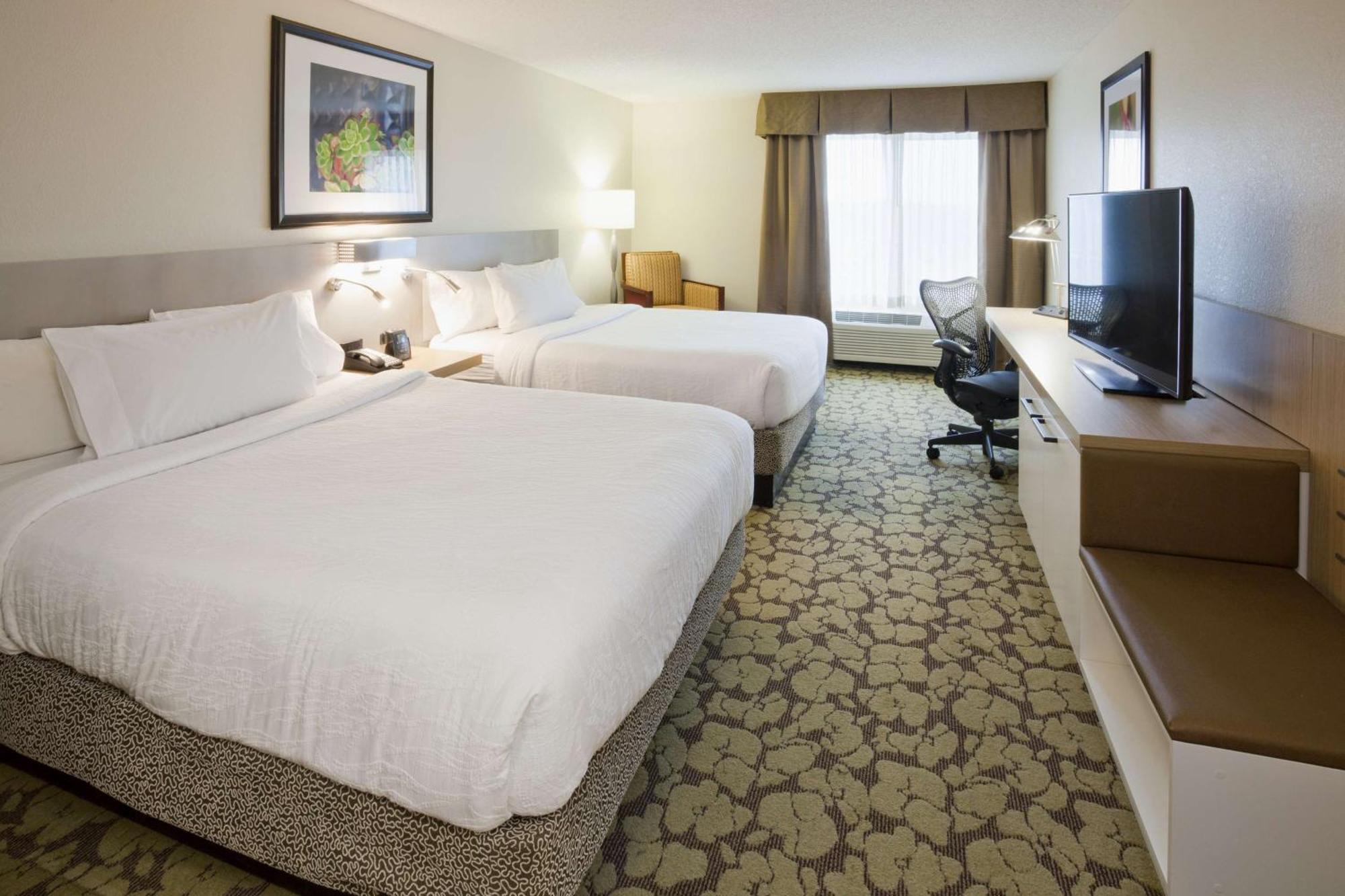 Hilton Garden Inn Minneapolis Ийгън Екстериор снимка