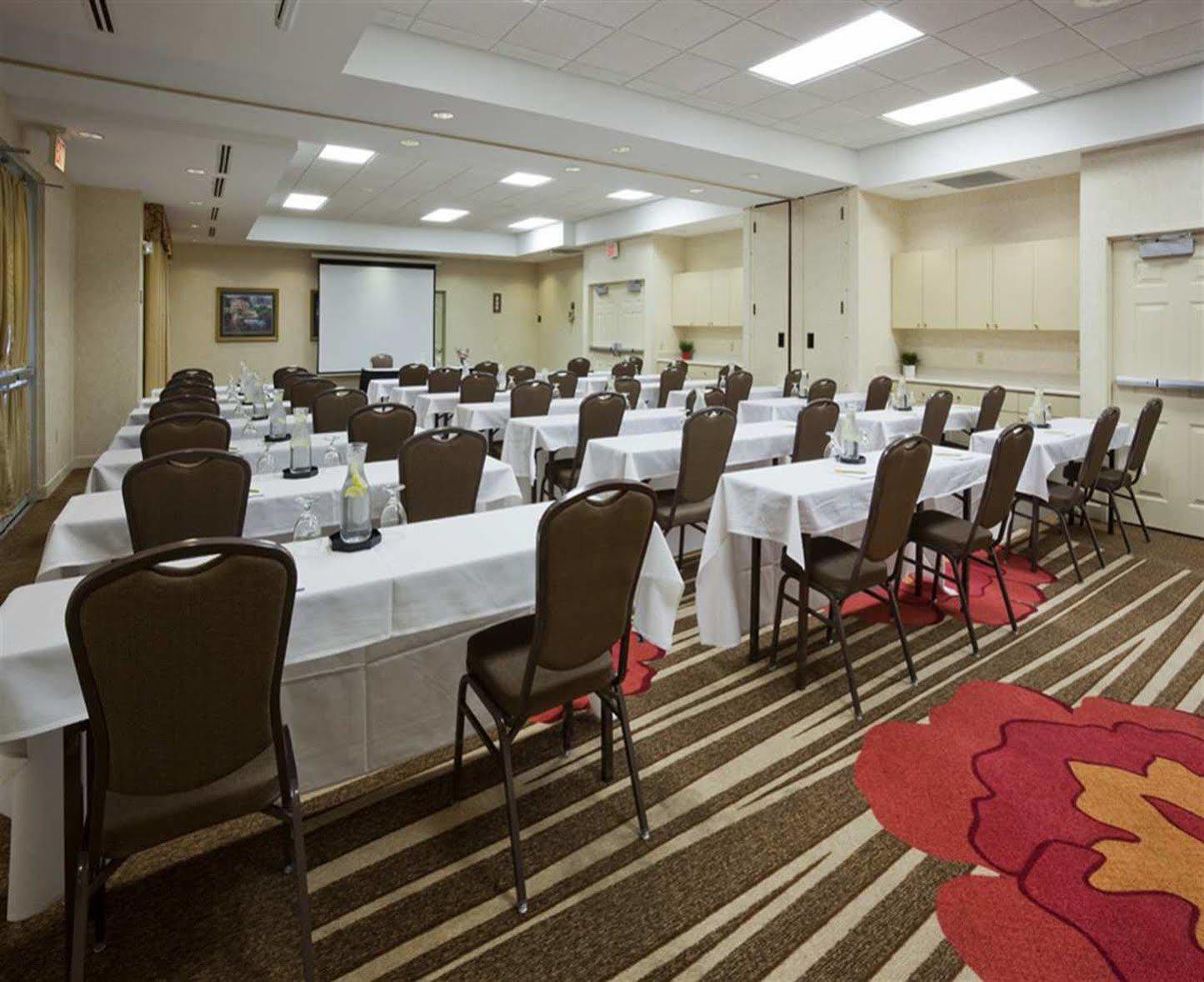 Hilton Garden Inn Minneapolis Ийгън Екстериор снимка
