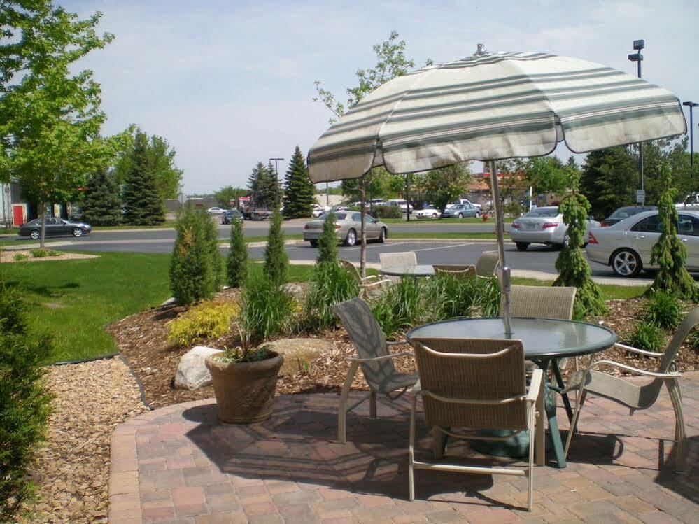 Hilton Garden Inn Minneapolis Ийгън Екстериор снимка