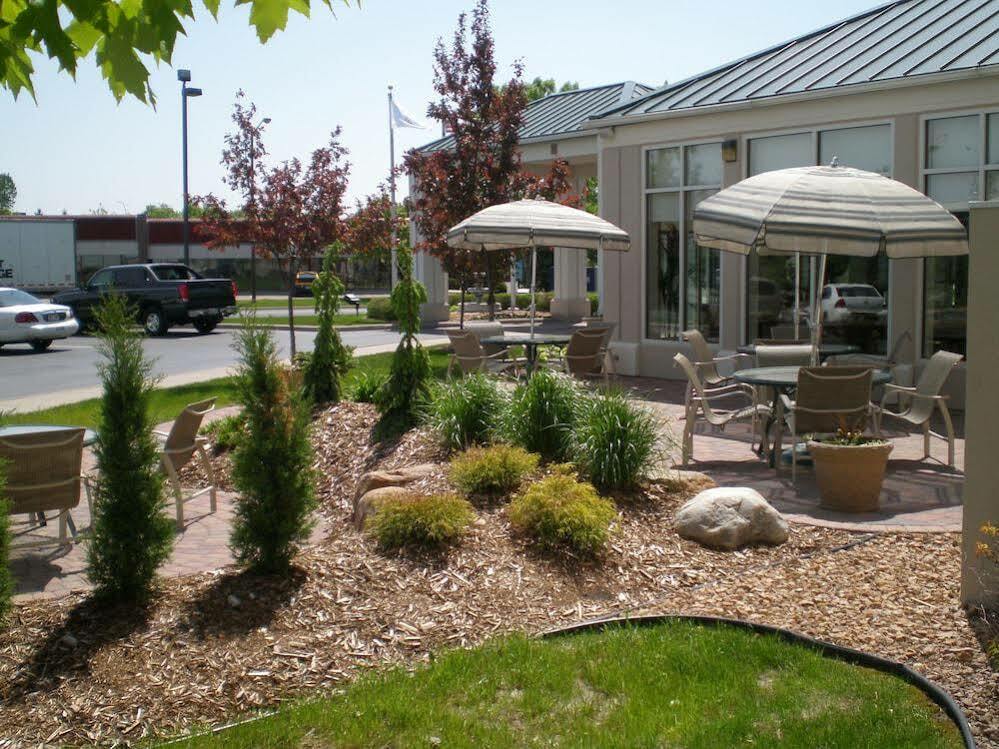Hilton Garden Inn Minneapolis Ийгън Екстериор снимка